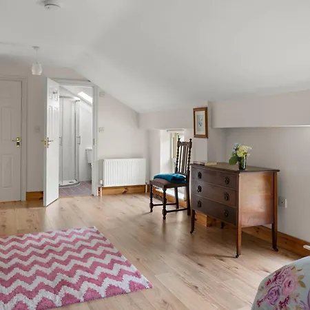 Joe's Corner House *