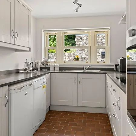 Joe's Corner House * Shanagarry